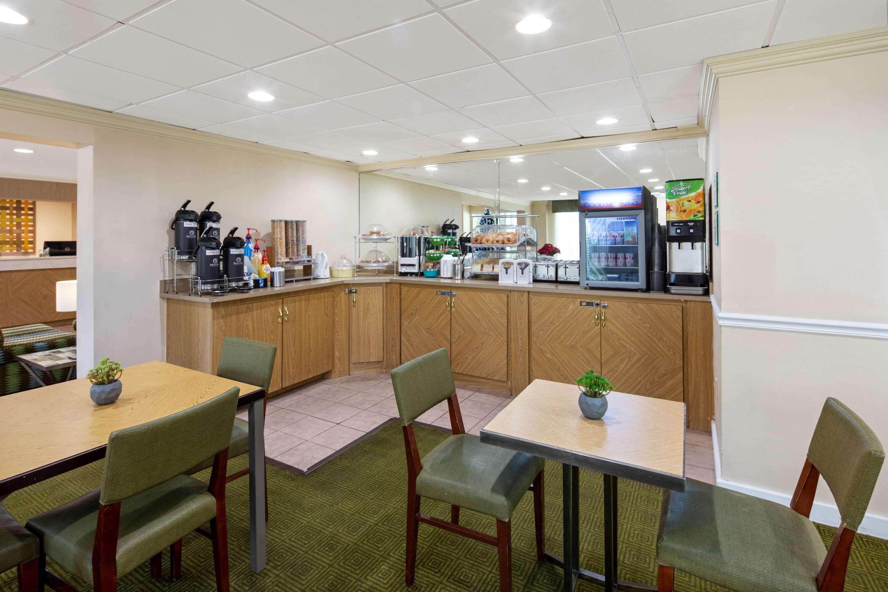 La Quinta Inn & Suites By Wyndham Sawgrass Sunrise Bagian luar foto