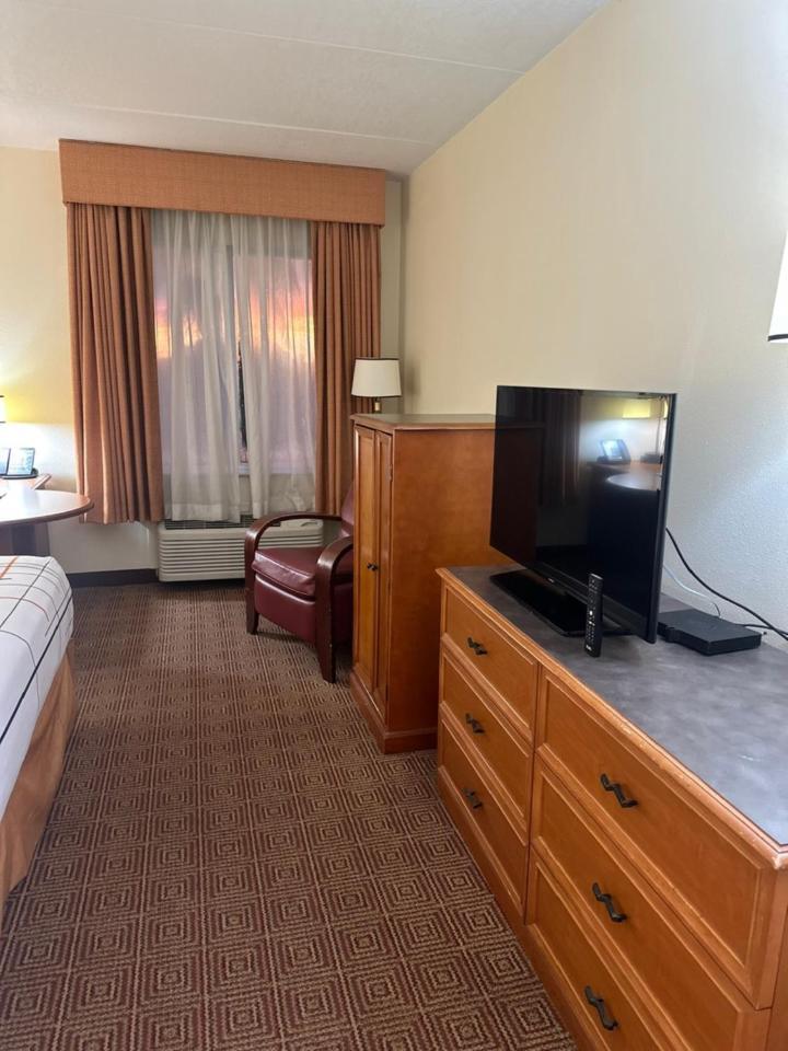 La Quinta Inn & Suites By Wyndham Sawgrass Sunrise Bagian luar foto